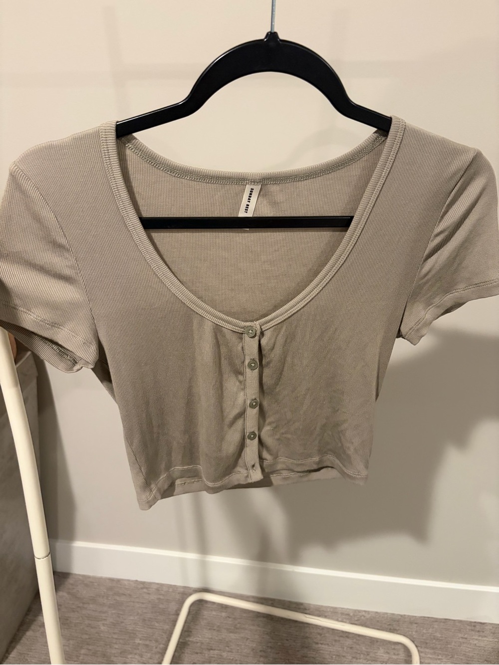 Sunday Best Ribbed Scoop Button-Front Crop Top - Taupe